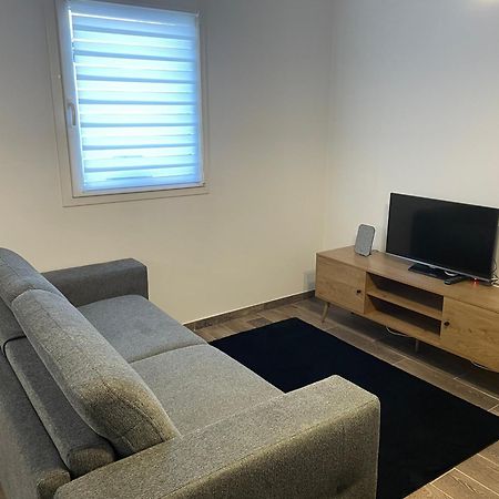 Studio Bien Situe & Tout Equipe Dans Une Maison Scionzier Exteriér fotografie